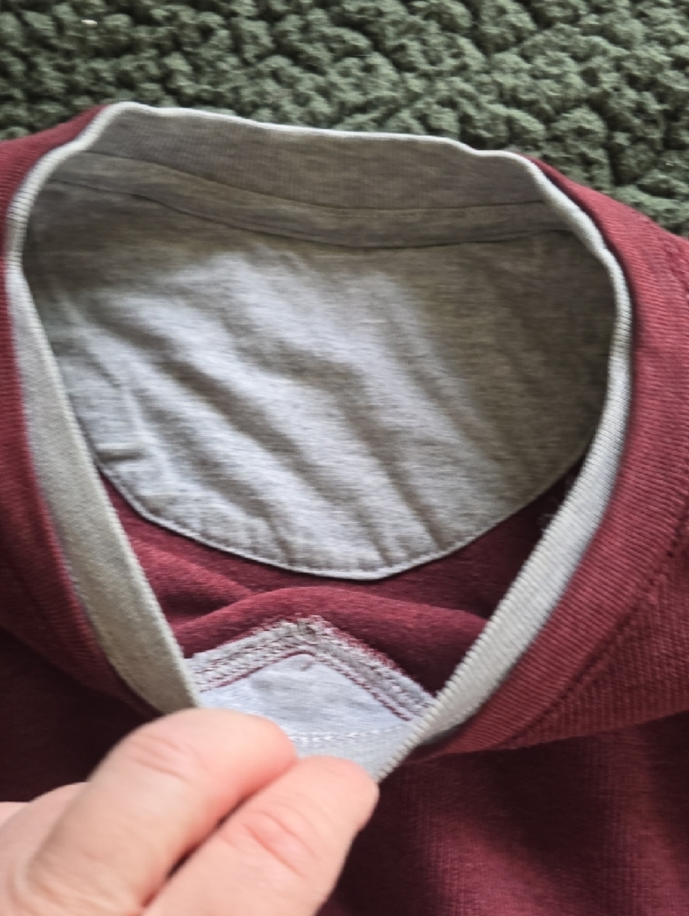 Men's V-Neck Lightweight Ribbed Sweater in Rust - Picture 9 of 9